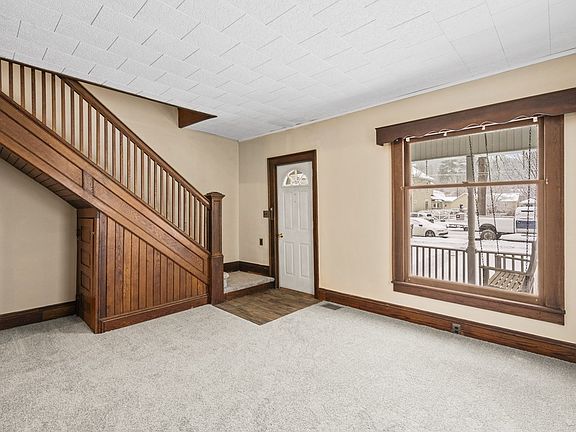 4th image of 315 W Elm St