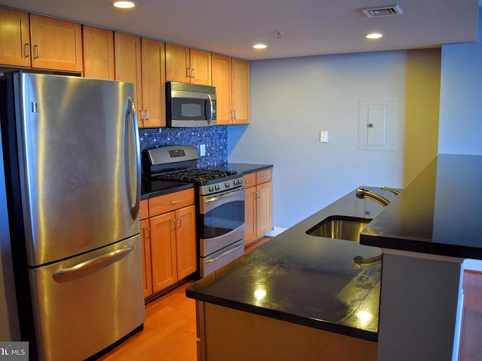 1st image of 414 Water St Unit 1515