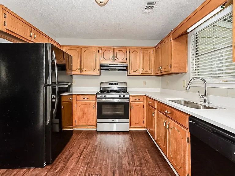 68 Hampton Oaks Dr — Photo 9