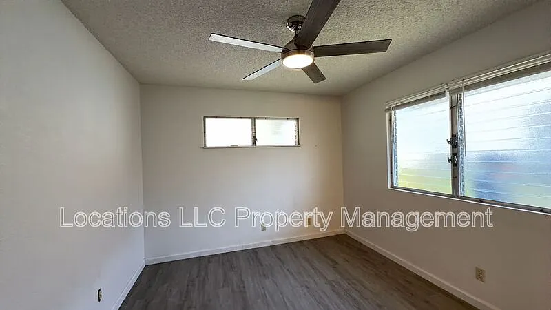3 bed, 1.5 bath, 914 sqft, $3,600 — Photo 2