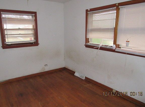 4th image of 14500 Leavitt Ave
