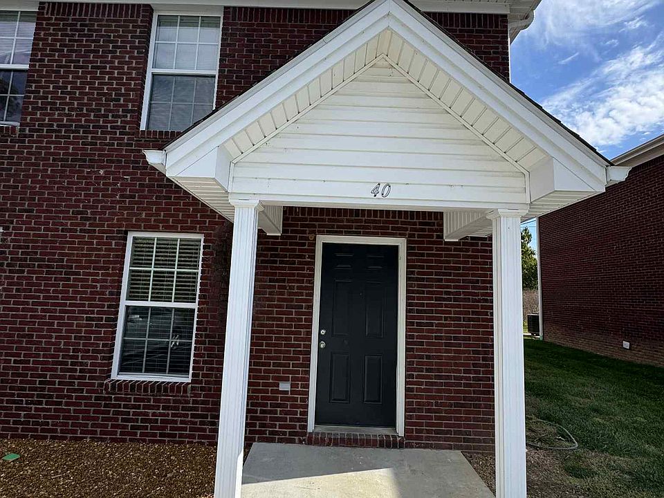1st image of 40 Arbor Dr #40