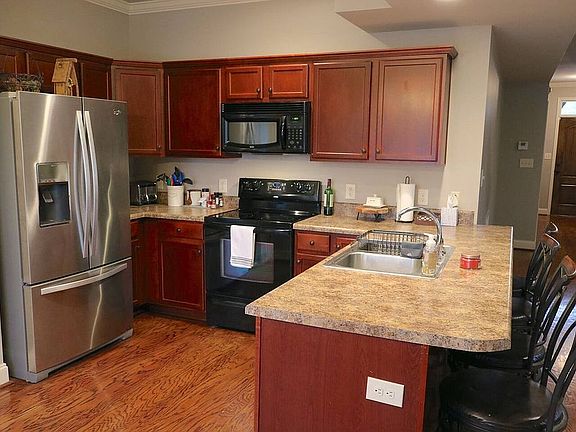5th image of 980 Tyler Crest Ln