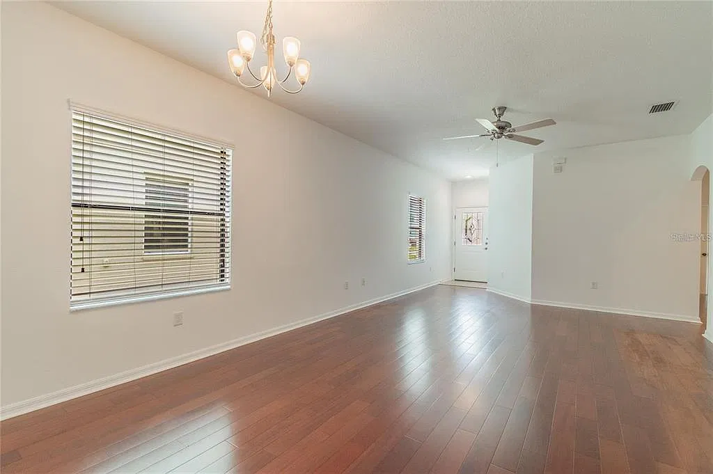 4 bed, 2.0 bath, 1486 sqft, $2,550 — Photo 3