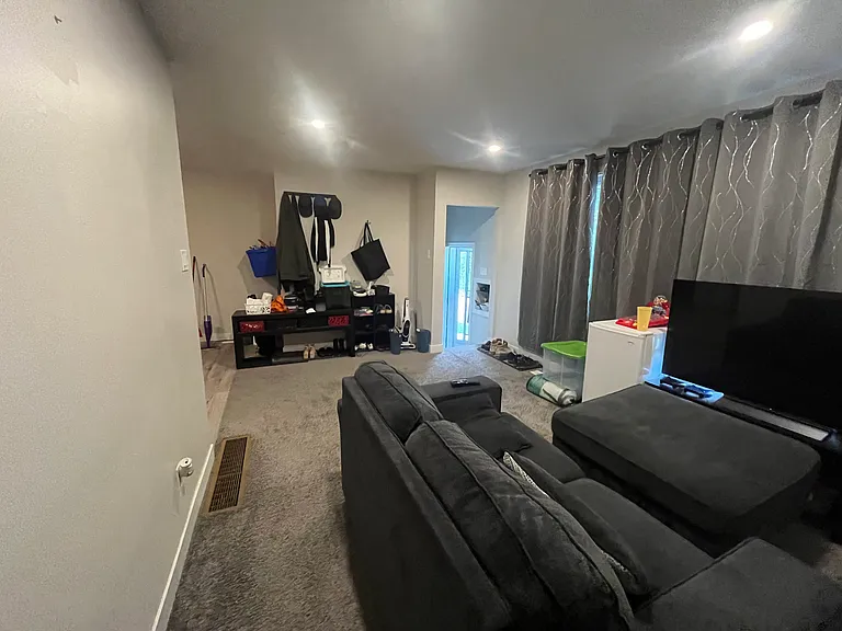 1875 Wavell St #4 — Photo 1
