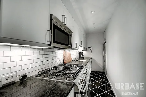 Rented by Urbane Brokerage | media 3