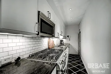 Rented by Urbane Brokerage