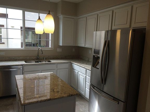 3rd image of 1029 White Peach Way
