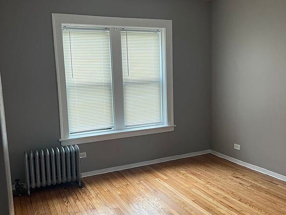 4th image of 6920 S Oglesby Ave #2012