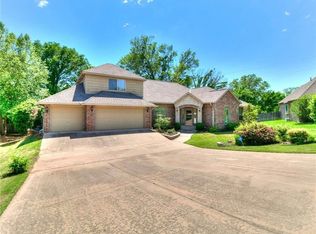 2204 Hanover Ln, Edmond, OK 73034