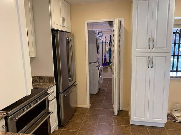 3rd image of 580 Belltower Ave
