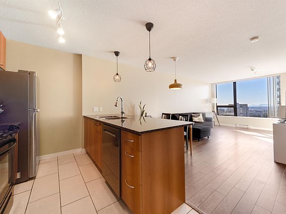 4th image of 7108 Collier St #1601