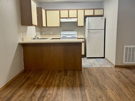 2nd image of 201 S Baggett St #8