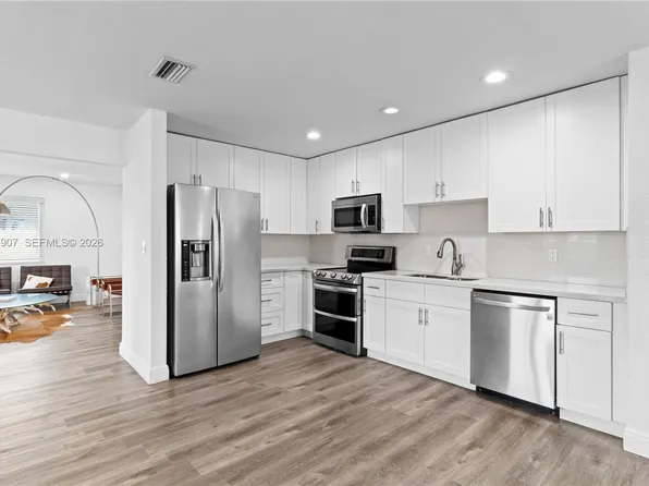 10360 SW 24th St, Miami, FL 33165