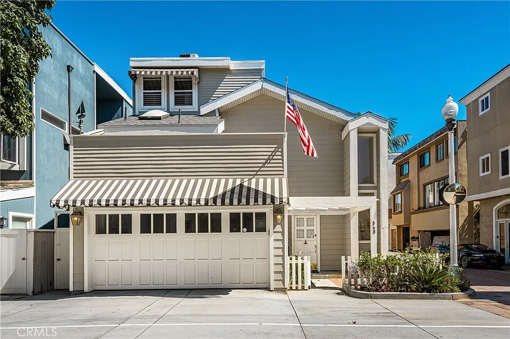 3 bed, 2.5 bath, 1765 sqft, $6,995 — Photo 1