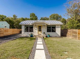313 Fulton St, Fredericksburg, TX 78624