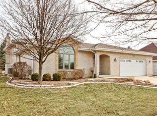 1217 Janas Ln, Lemont, IL 60439