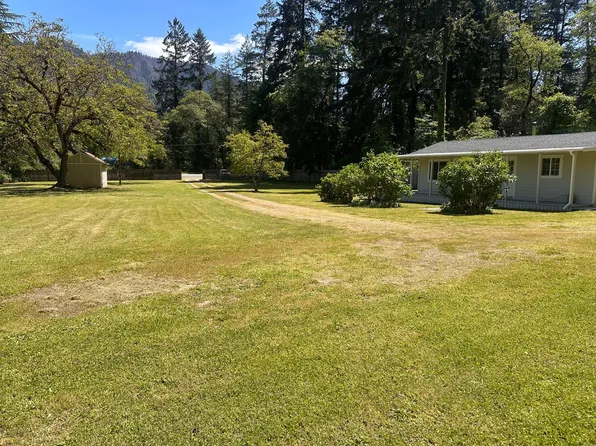 2186 State Highway 96, Willow Creek, CA 95573