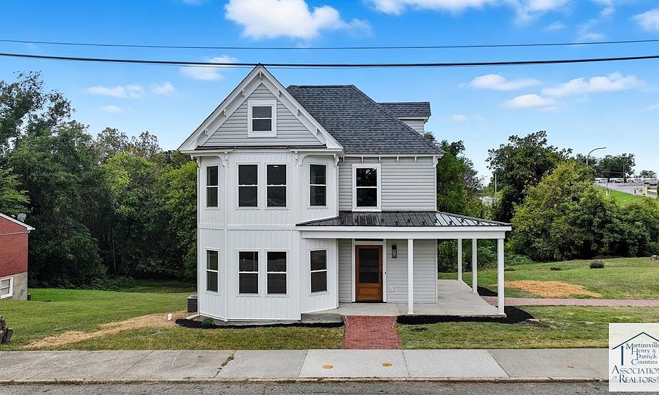 1st image of 200 College St