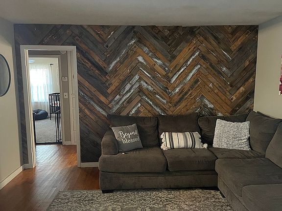 2nd image of 707 S Powell Ave