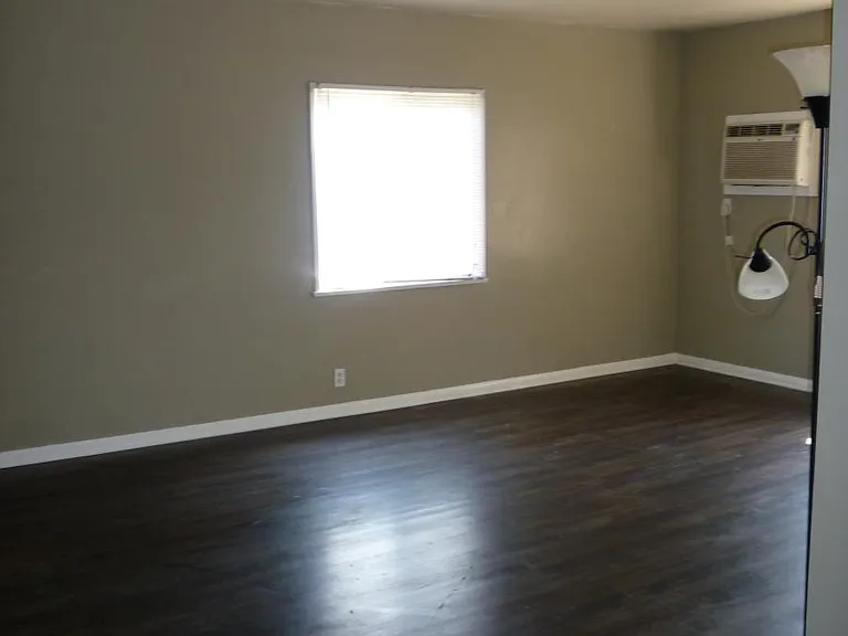 3425 Fairmount Blvd #6 — Photo 13
