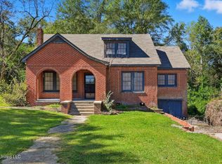 308 N West St, Mendenhall, MS 39114