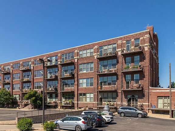 2nd image of 1901 E Hennepin Ave Unit 210