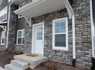 406 Huntington Dr, Iowa City, IA 52245