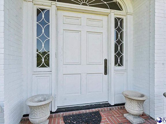 5th image of 502 Spring St