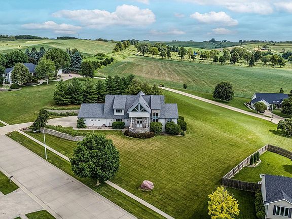 3rd image of 211 Fischer Dr