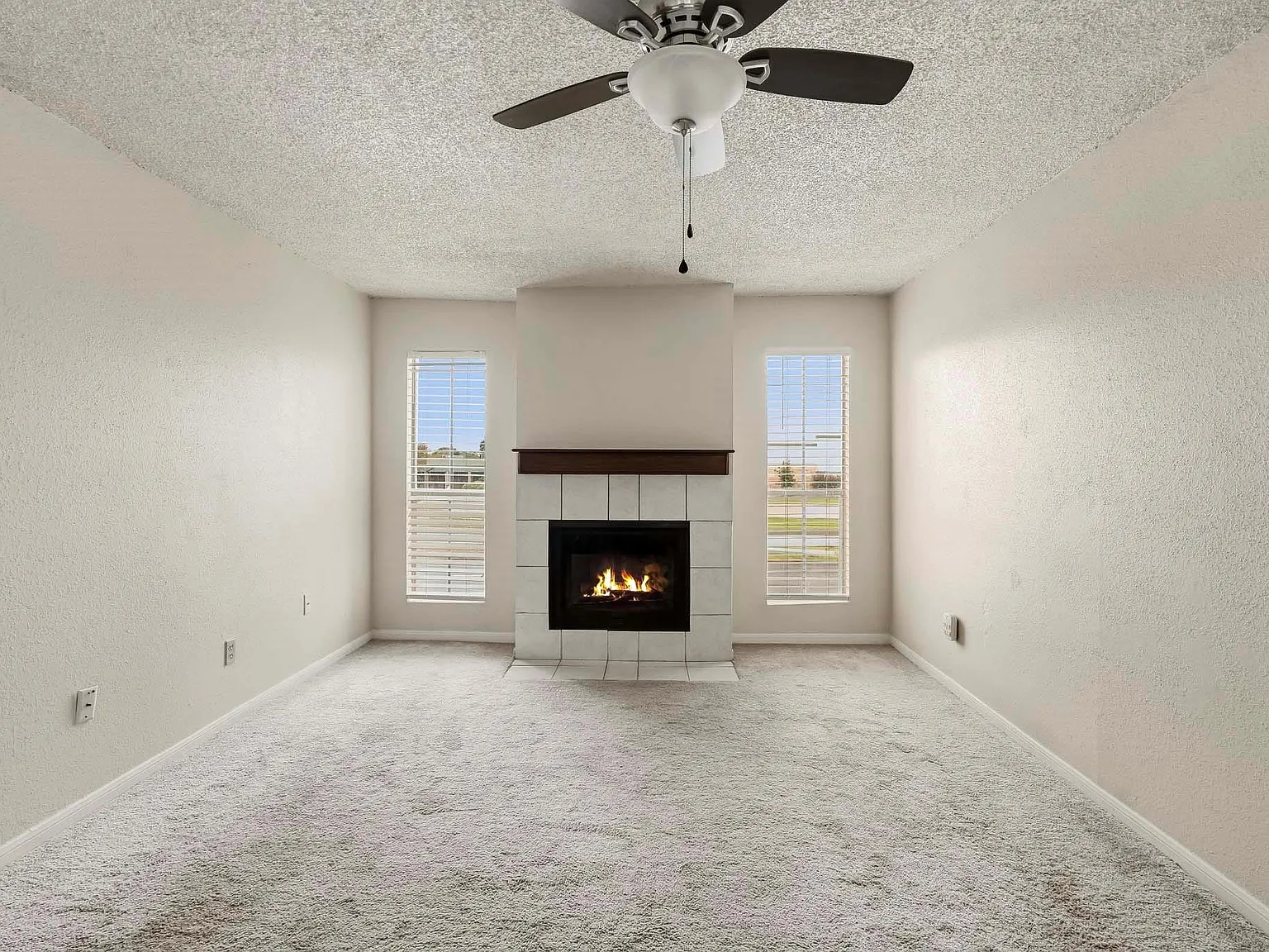 1 bed, 1.0 bath, 698 sqft, $925 — Photo 4
