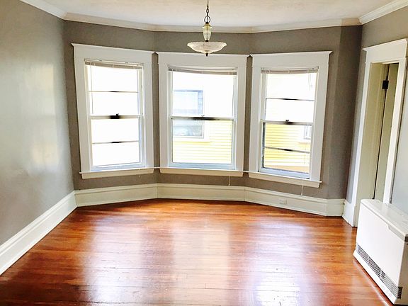 3rd image of 611 Evans St SE APT 2