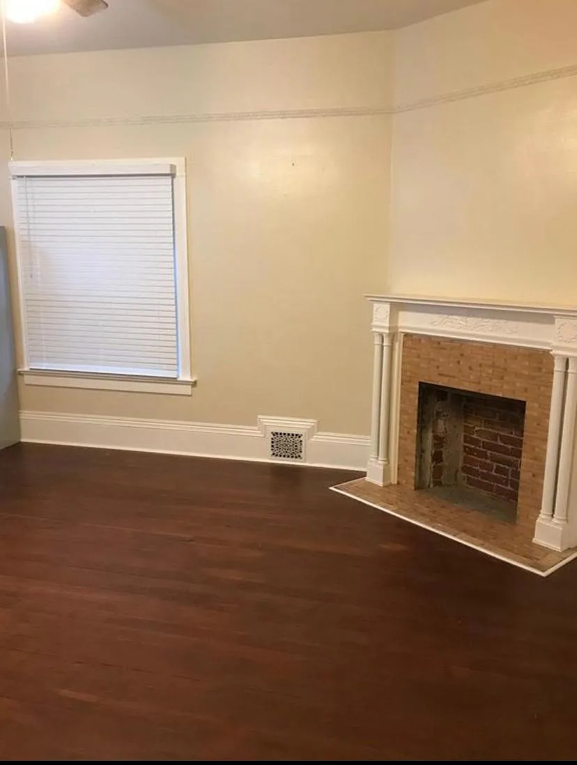2115 S Union Ave — Photo 2
