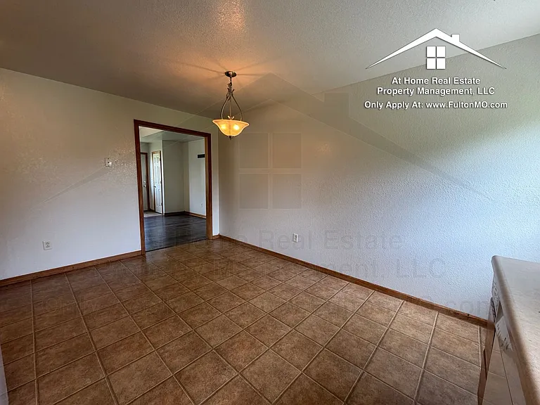 1902 Dunham Dr — Photo 9