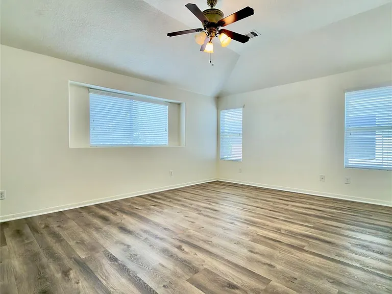 4935 Fair Oak Dale Ln — Photo 9