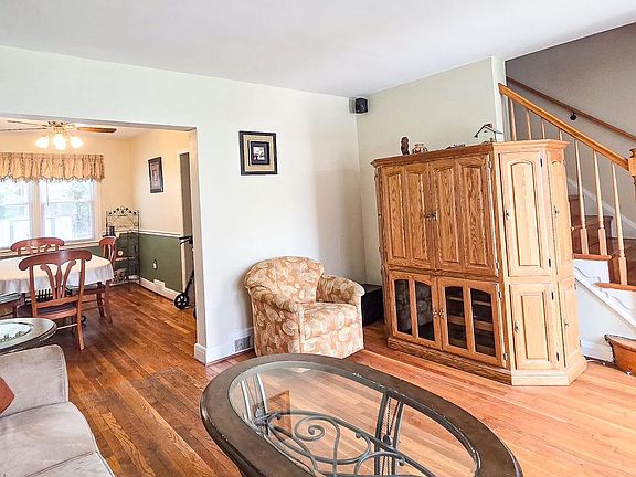 5th image of 1715 Redwood Ave