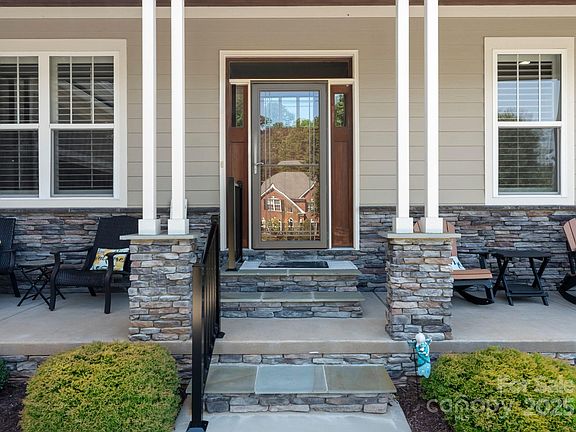 3rd image of 4275 Silver Eagle Ct