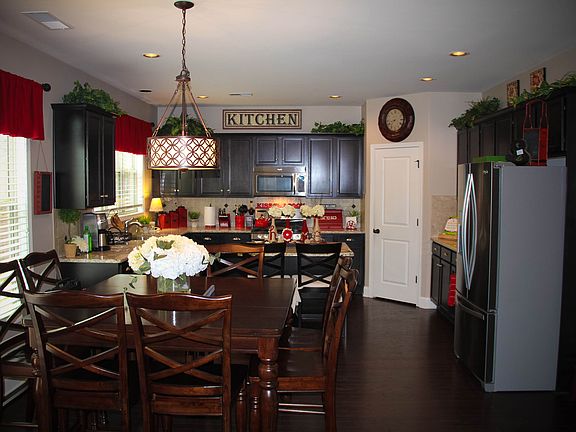 5th image of 900 Crescent Ridge Dr