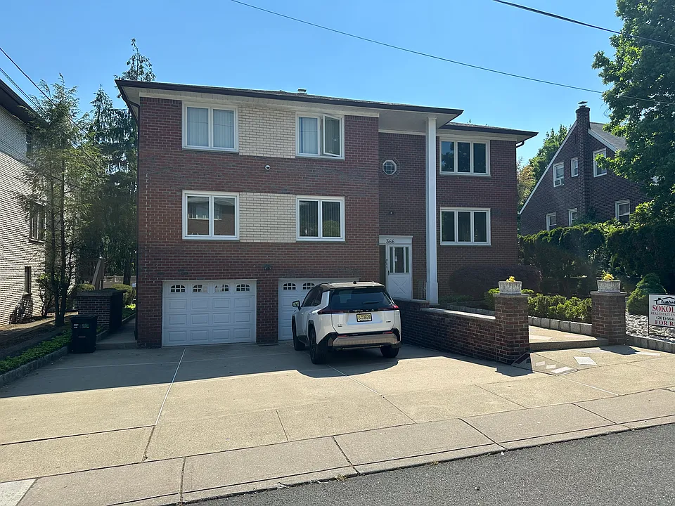 366 Wilson Ave #2
