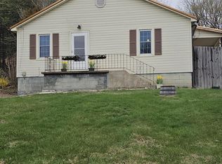 726 Sulphur Springs Rd, Clinton, TN 37716