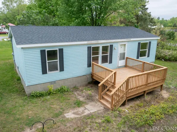 7975 Becker St NE, Cedar Springs, MI 49319
