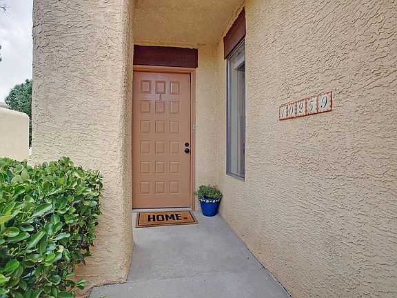 2nd image of 10259 Las Casitas Ct NE