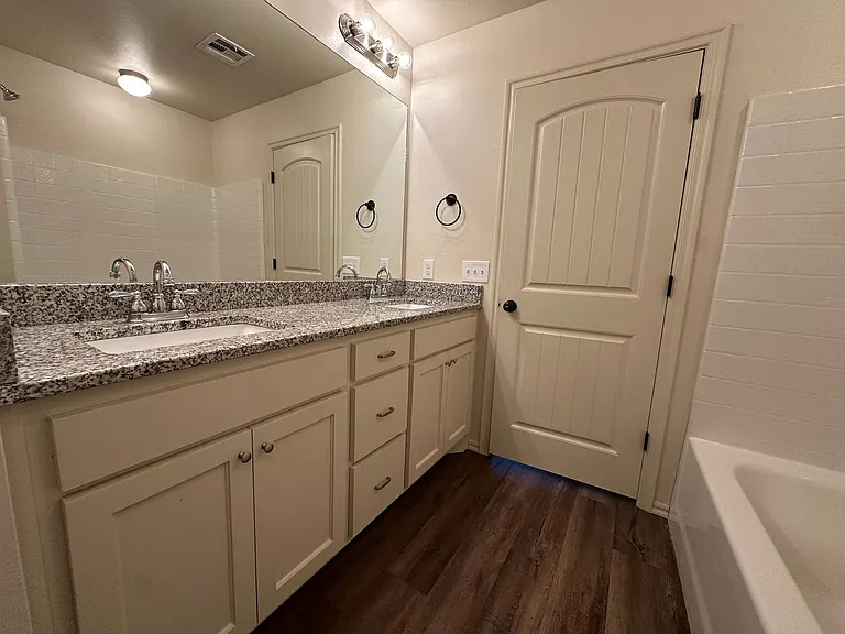 412 Chalk Hill Ct — Photo 41