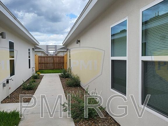 2nd image of 3009 W Kenwood St Unit 4