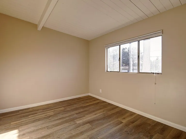 1114 Garden St — Photo 8