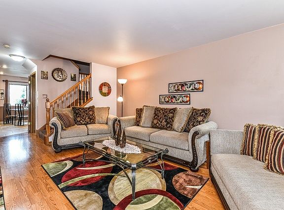 3rd image of 8655 Thomas Charles Ln