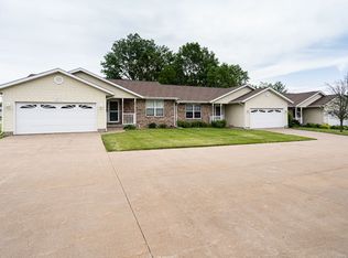 2505 W 63rd St, Davenport, IA 52806
