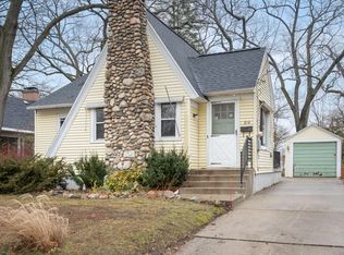 814 Burke Ave NE, Grand Rapids, MI 49503