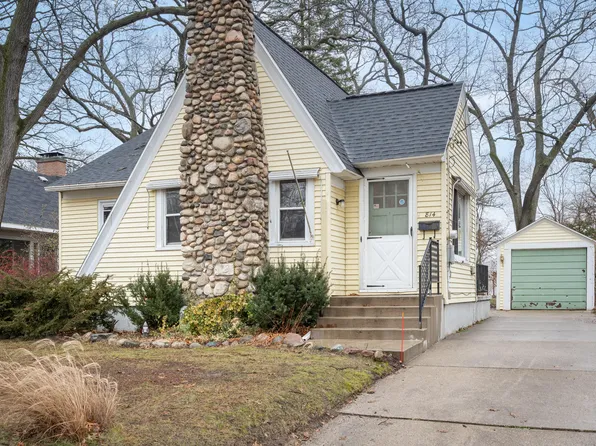 814 Burke Ave NE, Grand Rapids, MI 49503