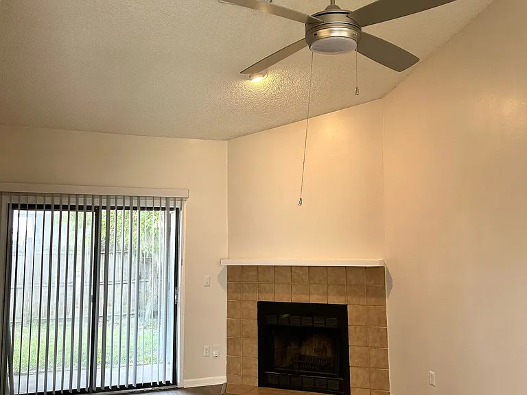 1278 Montecello Dr #B — Photo 8
